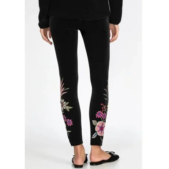 New Johnny Was Tiarei Stretch Velvet Floral Embroidery Black Leggings NWT XXS - Picture 1 of 15